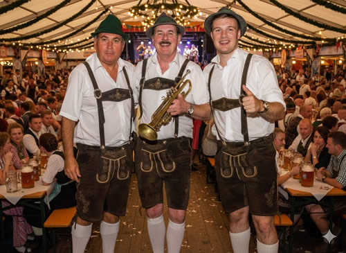 German bavarian octoberfest bierkellar band